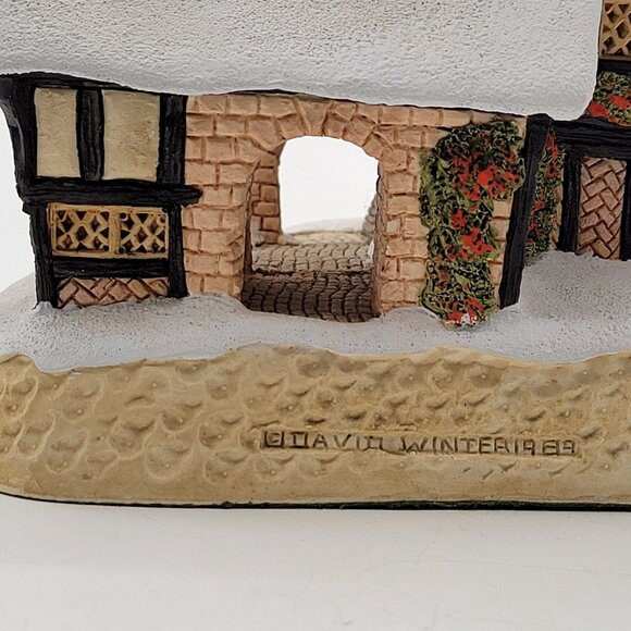 Vintage 1990 David Winter MISTER FEZZIWIGS EMPORIUM Village Cottage w BOX & COA - Picture 11 of 15